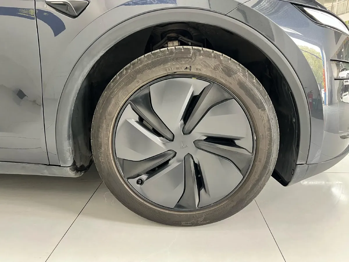 2025 Tesla Model Y BEV 62.5KWH,autocango,china used car exporter,china ev exporter,chinese used car exporter,chinese used ev exporter