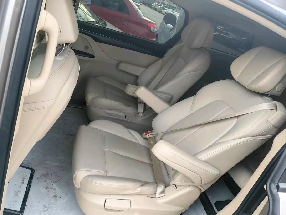 2023 Buick GL8 2.0T 237HP L4 9AT,autocango,china used car exporter,china ev exporter,chinese used car exporter,chinese used ev exporter