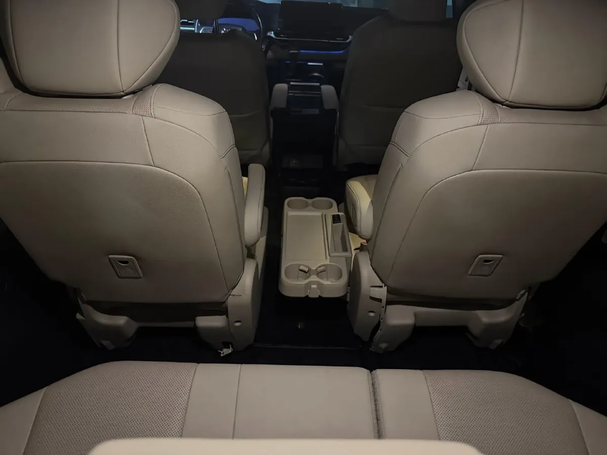 2021 Toyota Sienna 2.5L 192HP L4 E-CVT Hybrid,autocango,china used car exporter,china ev exporter,chinese used car exporter,chinese used ev exporter