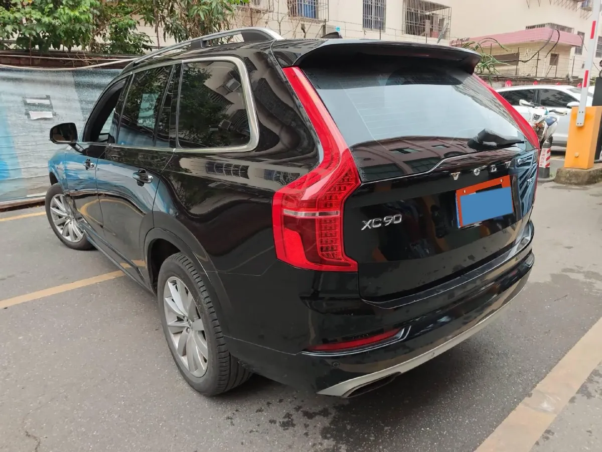 2018 Volvo XC90 2.0T 320HP L4 8AT,autocango,china used car exporter,china ev exporter,chinese used car exporter,chinese used ev exporter