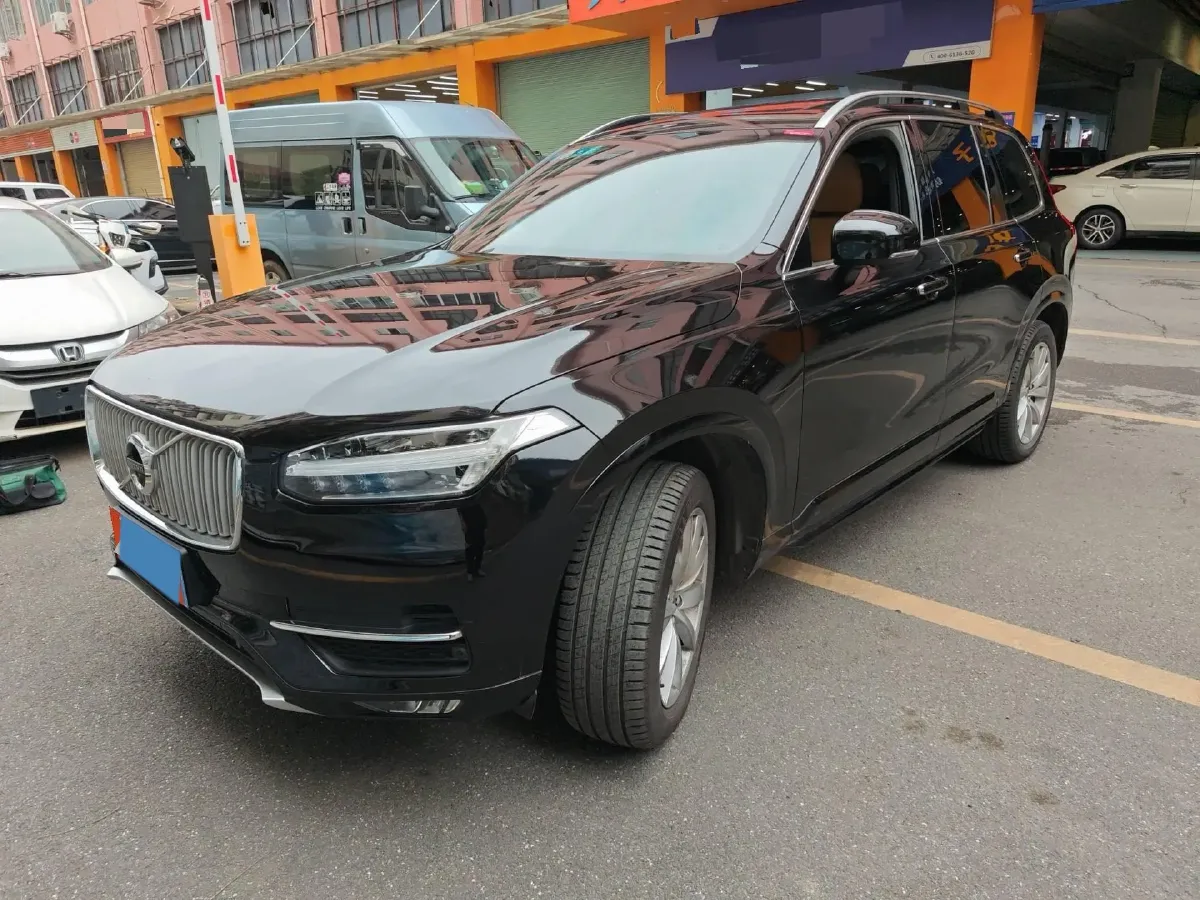 2018 Volvo XC90 2.0T 320HP L4 8AT,autocango,china used car exporter,china ev exporter,chinese used car exporter,chinese used ev exporter