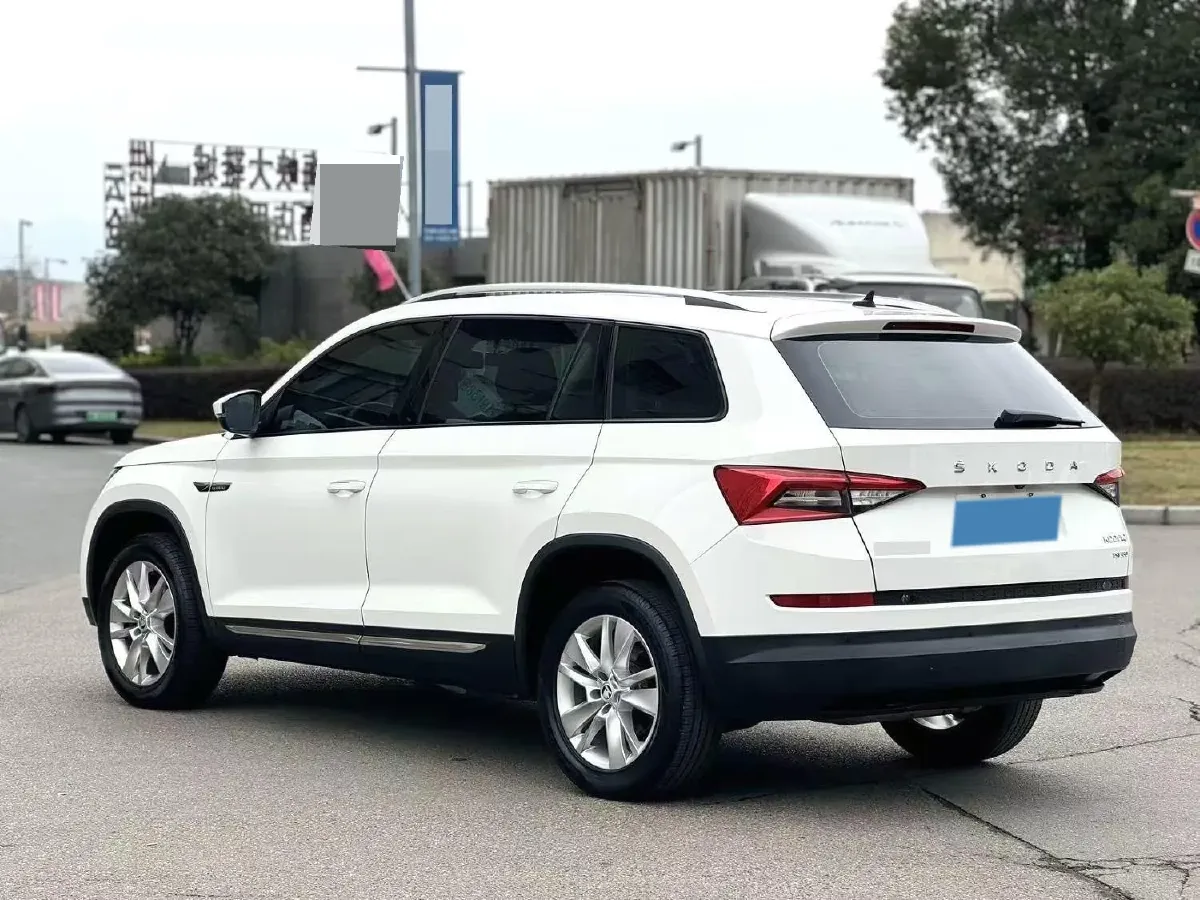 2018 Skoda Kodiak 2.0T 186HP L4 7DCT,autocango,china used car exporter,china ev exporter,chinese used car exporter,chinese used ev exporter