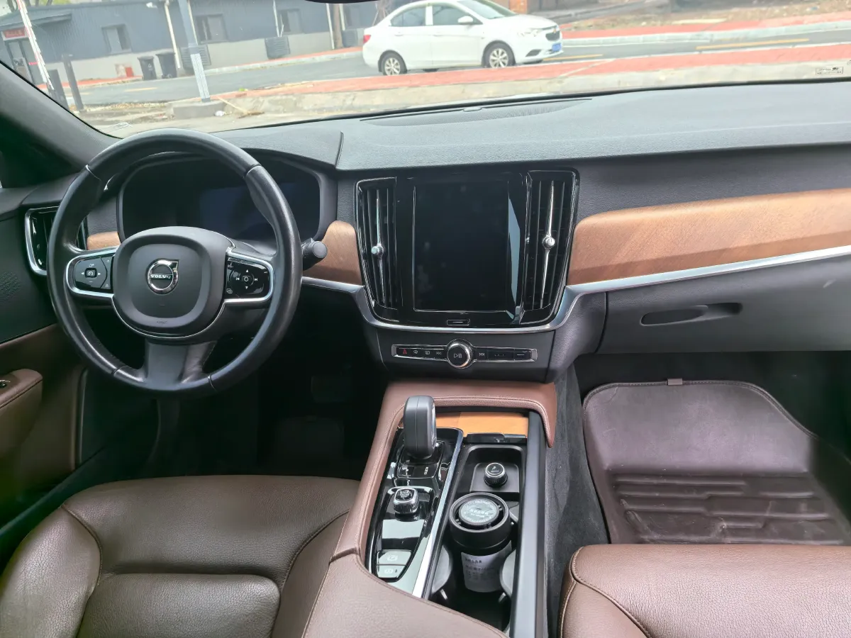 2022 Volvo S90 2.0T 250HP L4 8AT,autocango,china used car exporter,china ev exporter,chinese used car exporter,chinese used ev exporter