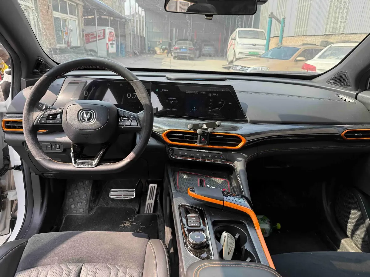 2022 ChangAn UNI-T 1.5T 188HP L4 7DCT,autocango,china used car exporter,china ev exporter,chinese used car exporter,chinese used ev exporter