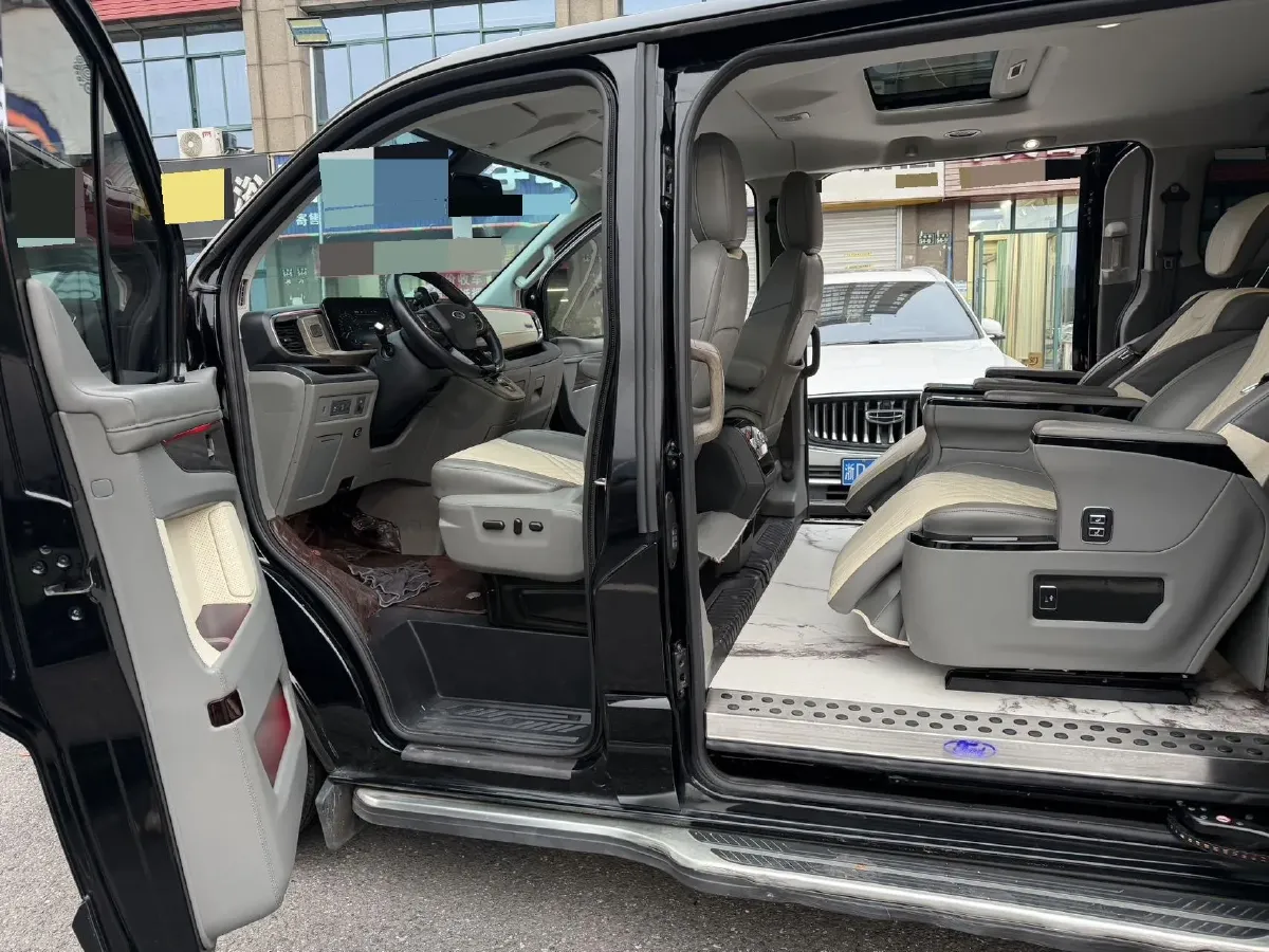 2023 Ford Tourneo 2.0T 220HP L4 9AT,autocango,china used car exporter,china ev exporter,chinese used car exporter,chinese used ev exporter