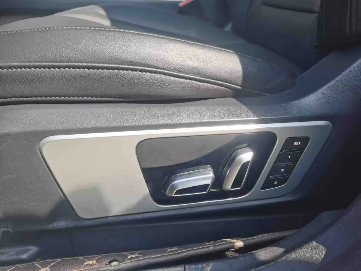 2017 WEY VV7 2.0T 234HP L4 7DCT,autocango,china used car exporter,china ev exporter,chinese used car exporter,chinese used ev exporter