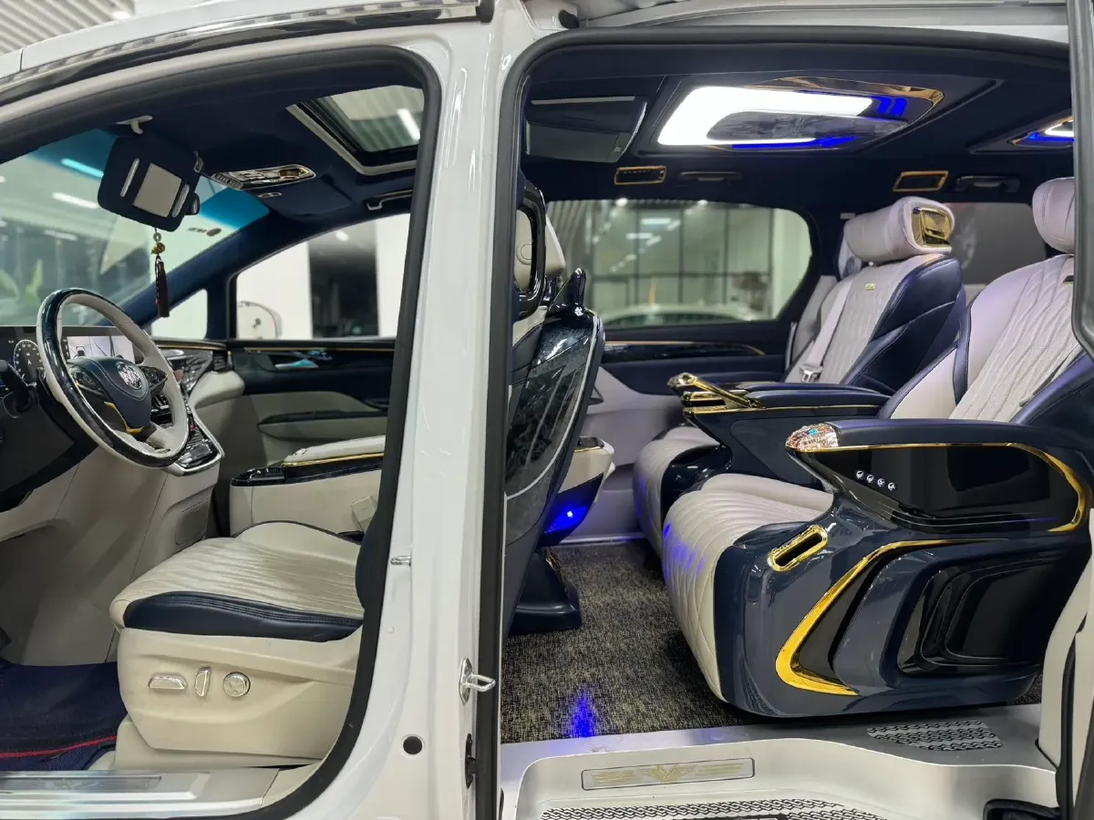 2022 Buick GL8 2.0T 237HP L4 9AT,autocango,china used car exporter,china ev exporter,chinese used car exporter,chinese used ev exporter