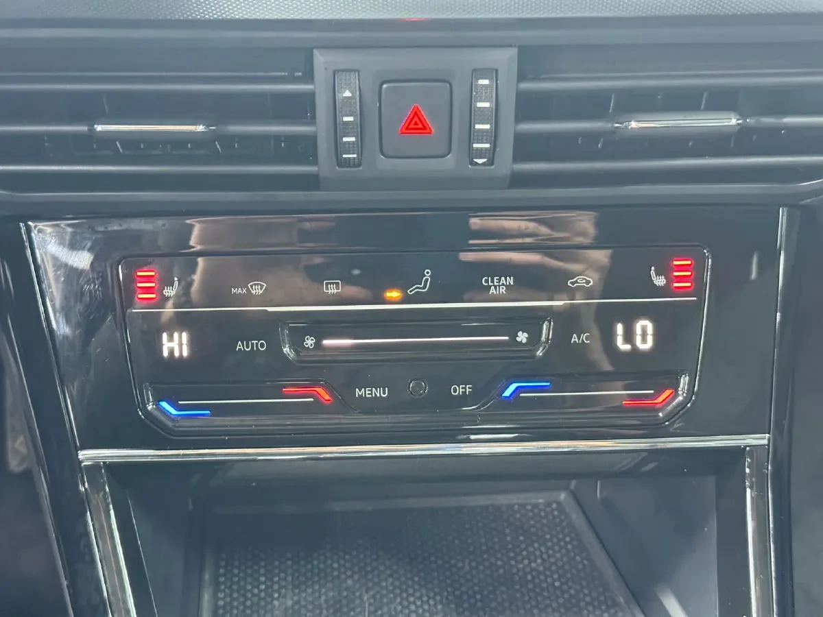 2023 Volkswagen Passat 1.4T 150HP L4 7DCT,autocango,china used car exporter,china ev exporter,chinese used car exporter,chinese used ev exporter