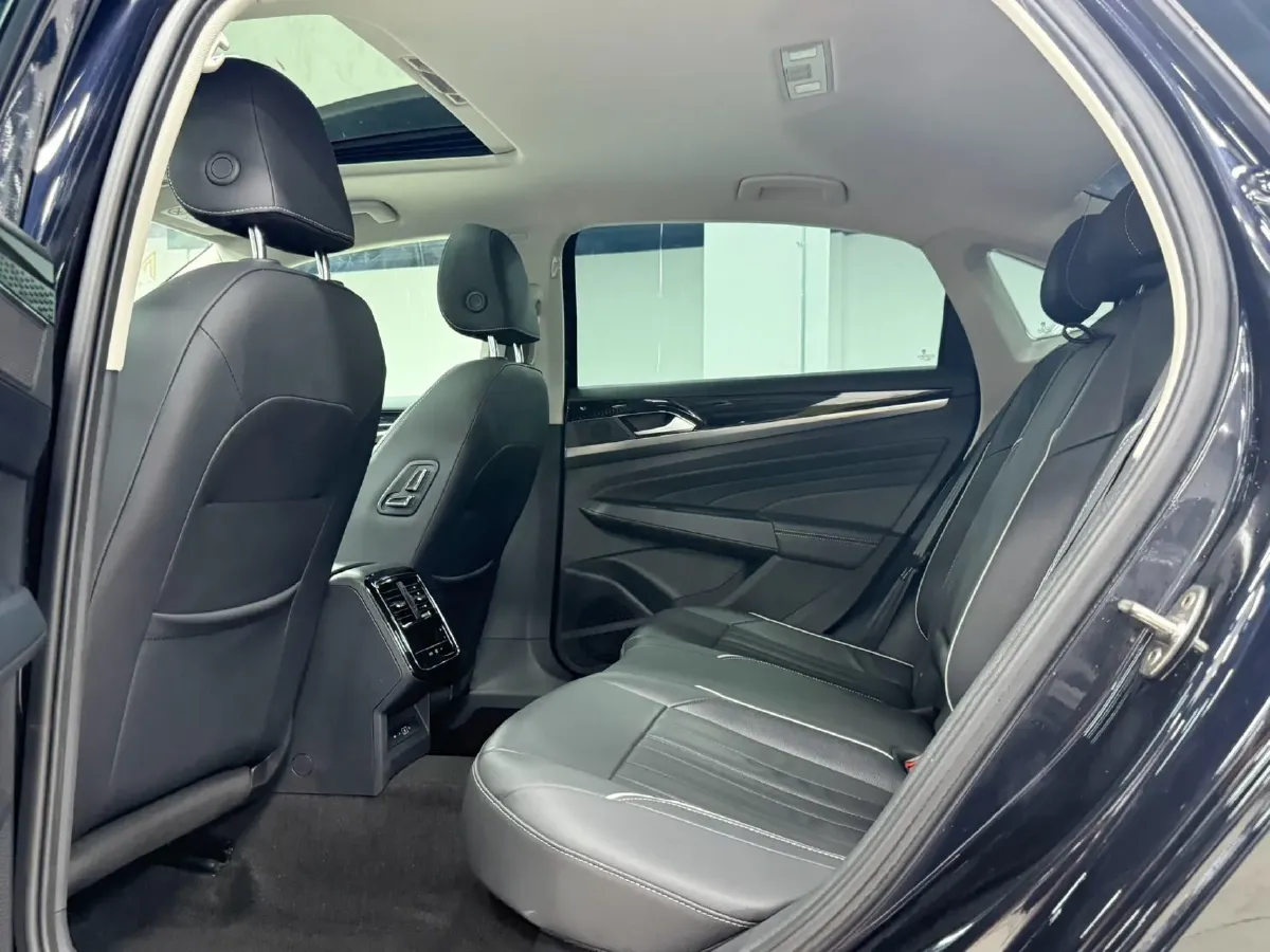 2023 Volkswagen Passat 1.4T 150HP L4 7DCT,autocango,china used car exporter,china ev exporter,chinese used car exporter,chinese used ev exporter