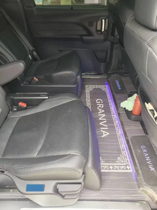 2024 Toyota Granvia 2.5L 189HP L4 E-CVT Hybrid,autocango,china used car exporter,china ev exporter,chinese used car exporter,chinese used ev exporter