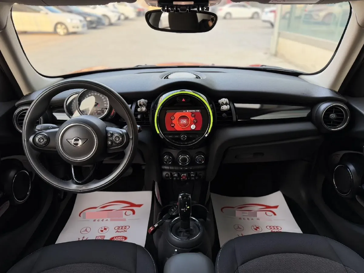 2020 MINI MINI 1.5T 102HP L3 7DCT,autocango,china used car exporter,china ev exporter,chinese used car exporter,chinese used ev exporter