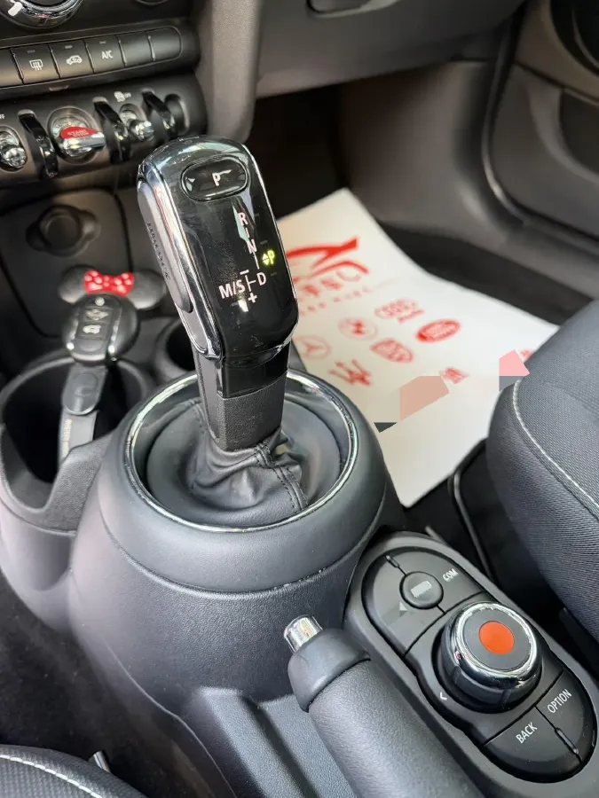 2020 MINI MINI 1.5T 102HP L3 7DCT,autocango,china used car exporter,china ev exporter,chinese used car exporter,chinese used ev exporter