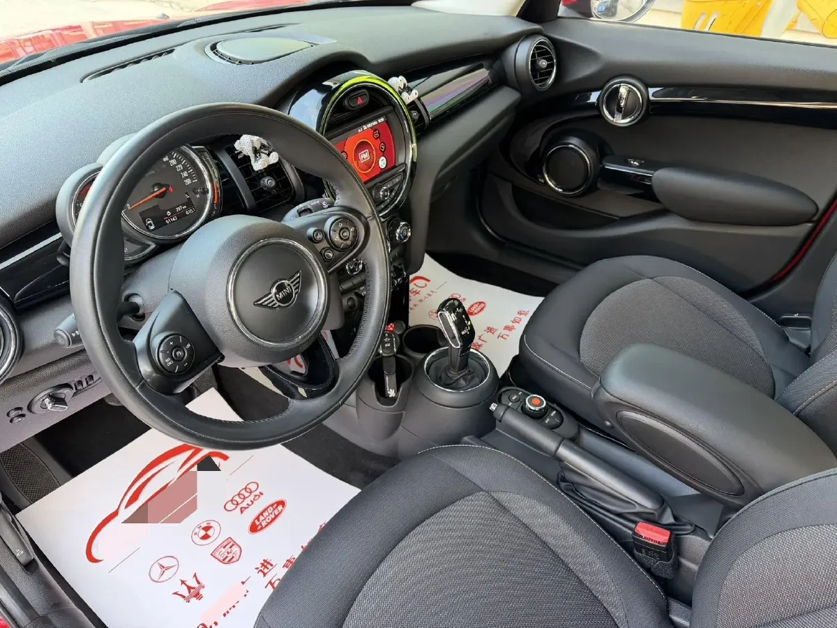 2020 MINI MINI 1.5T 102HP L3 7DCT,autocango,china used car exporter,china ev exporter,chinese used car exporter,chinese used ev exporter