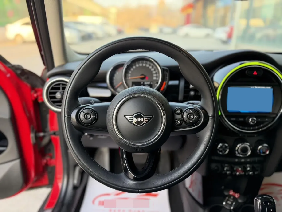 2020 MINI MINI 1.5T 102HP L3 7DCT,autocango,china used car exporter,china ev exporter,chinese used car exporter,chinese used ev exporter