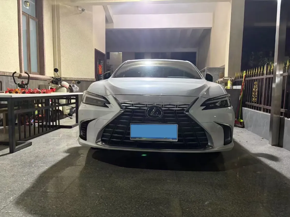 2025 Lexus ES 2.0L 173HP L4 CVT,autocango,china used car exporter,china ev exporter,chinese used car exporter,chinese used ev exporter