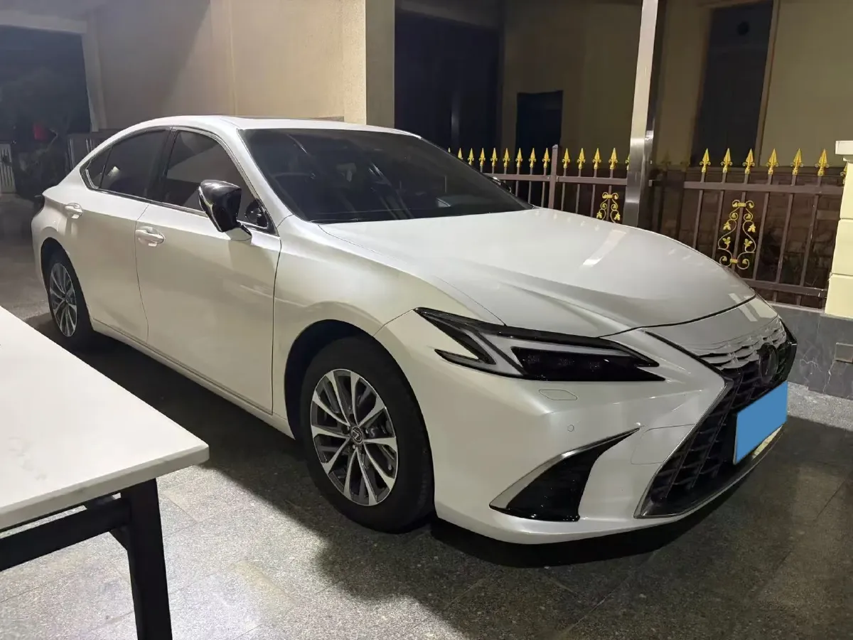 2025 Lexus ES 2.0L 173HP L4 CVT,autocango,china used car exporter,china ev exporter,chinese used car exporter,chinese used ev exporter