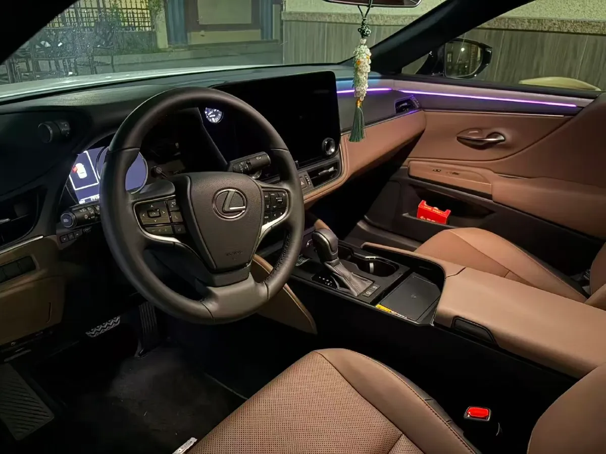 2025 Lexus ES 2.0L 173HP L4 CVT,autocango,china used car exporter,china ev exporter,chinese used car exporter,chinese used ev exporter