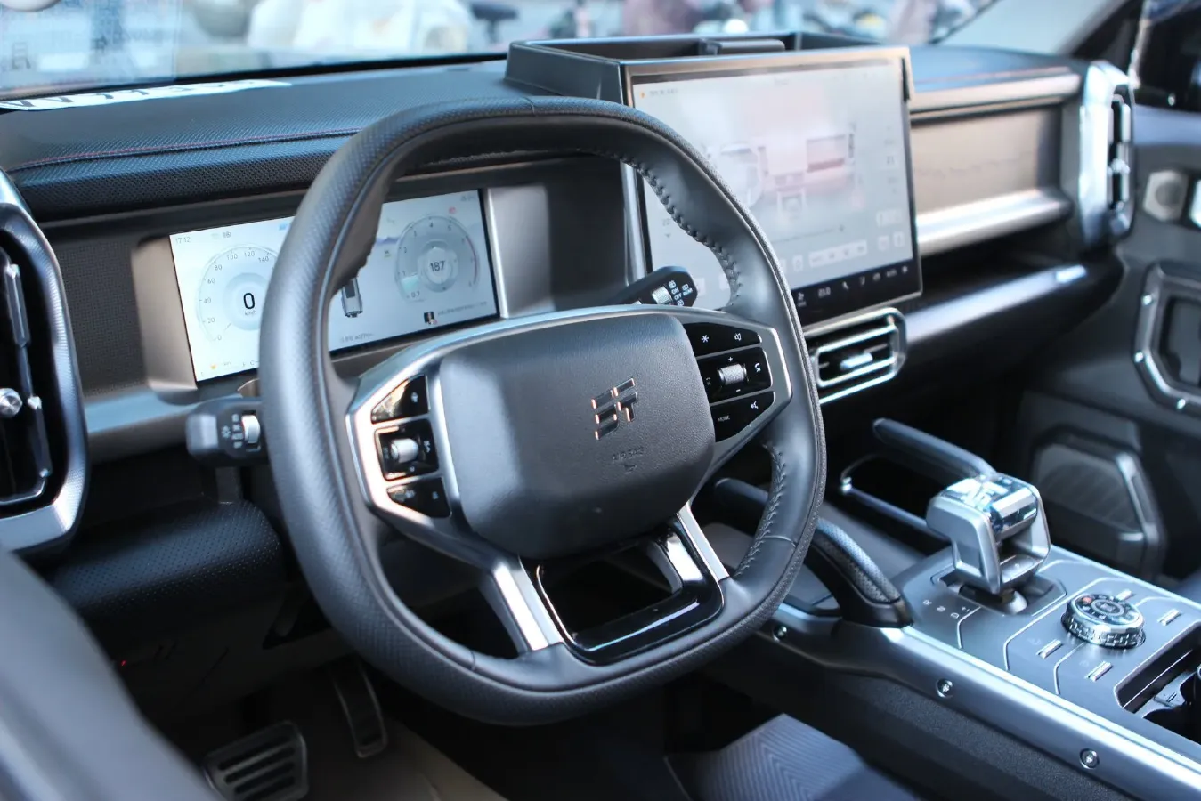 2025 Jetour Traveller 2.0T 254HP L4 8AT,autocango,china used car exporter,china ev exporter,chinese used car exporter,chinese used ev exporter