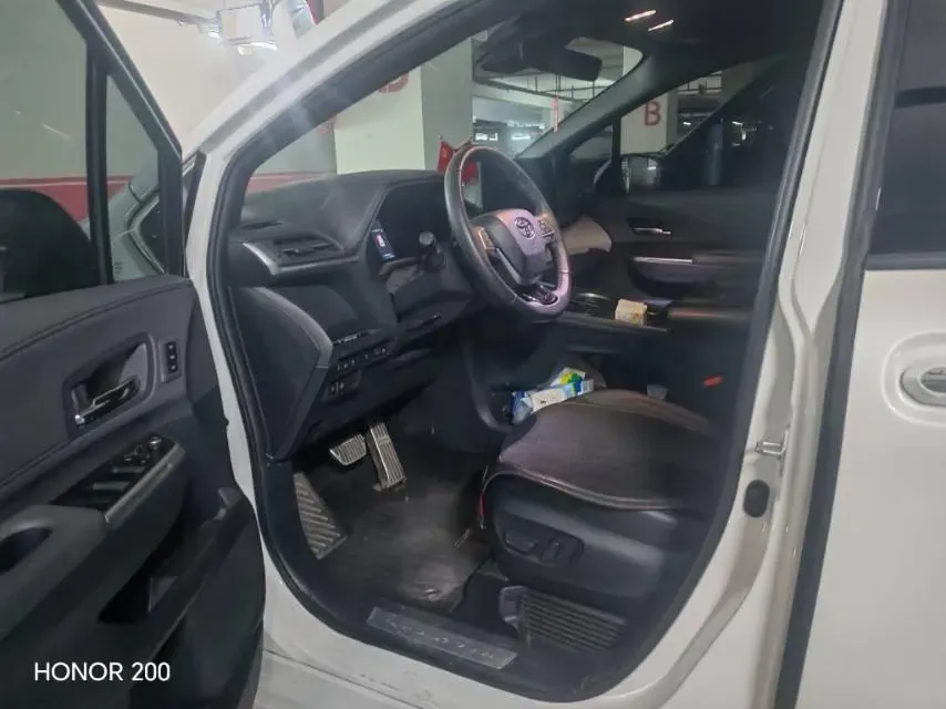 2023 Toyota Granvia 2.5L 189HP L4 E-CVT Hybrid,autocango,china used car exporter,china ev exporter,chinese used car exporter,chinese used ev exporter