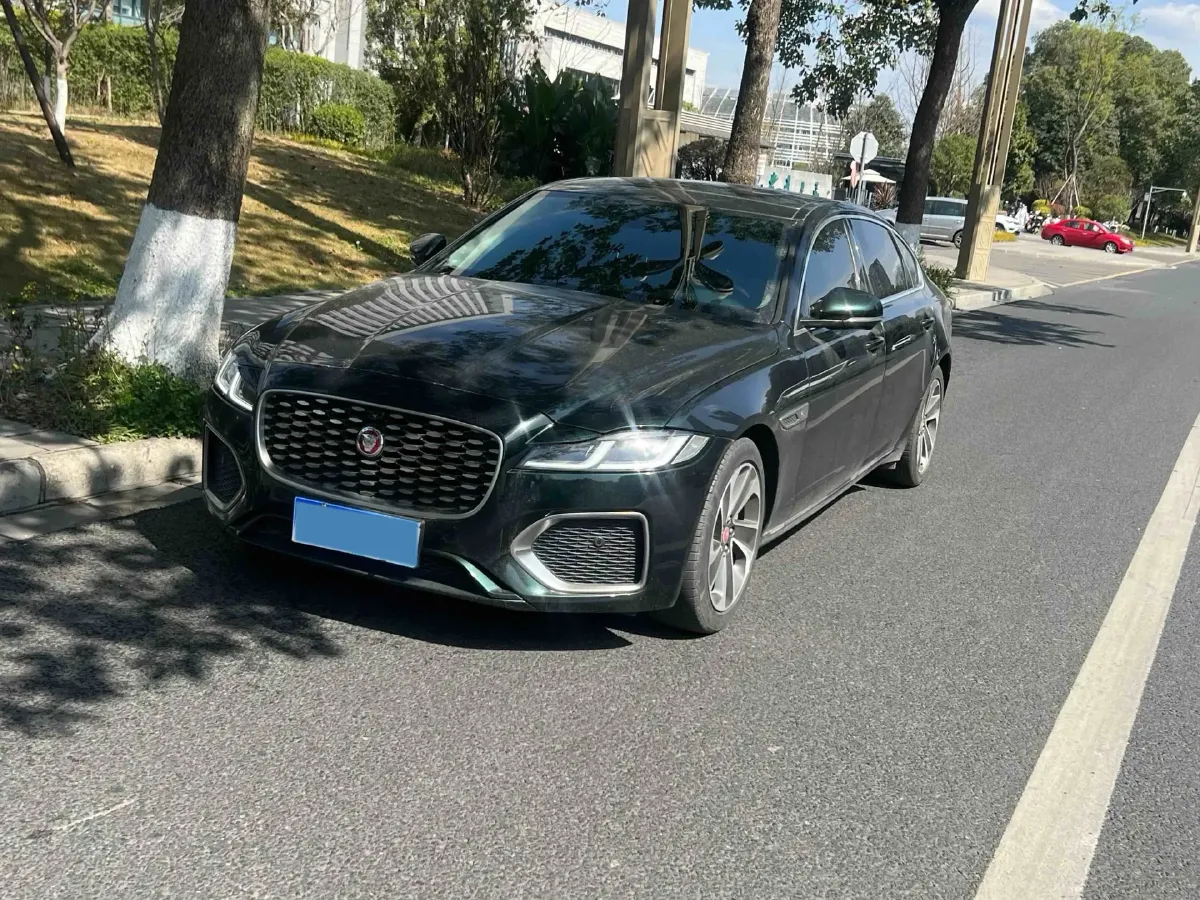 2022 Jaguar XFL 2.0T 200HP L4 8AT,autocango,china used car exporter,china ev exporter,chinese used car exporter,chinese used ev exporter