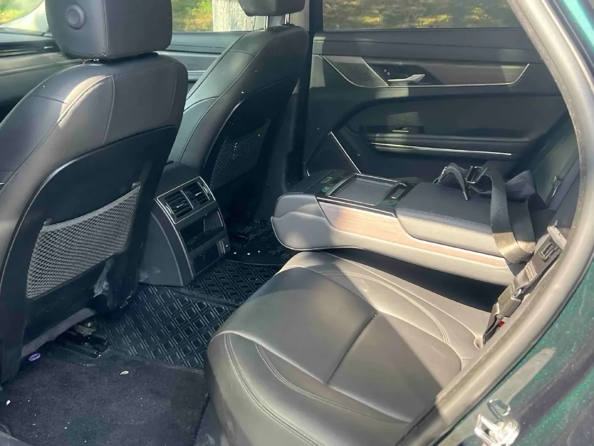 2022 Jaguar XFL 2.0T 200HP L4 8AT,autocango,china used car exporter,china ev exporter,chinese used car exporter,chinese used ev exporter