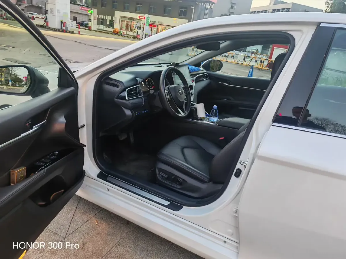 2021 Toyota Camry 2.5L 209HP L4 8AT,autocango,china used car exporter,china ev exporter,chinese used car exporter,chinese used ev exporter