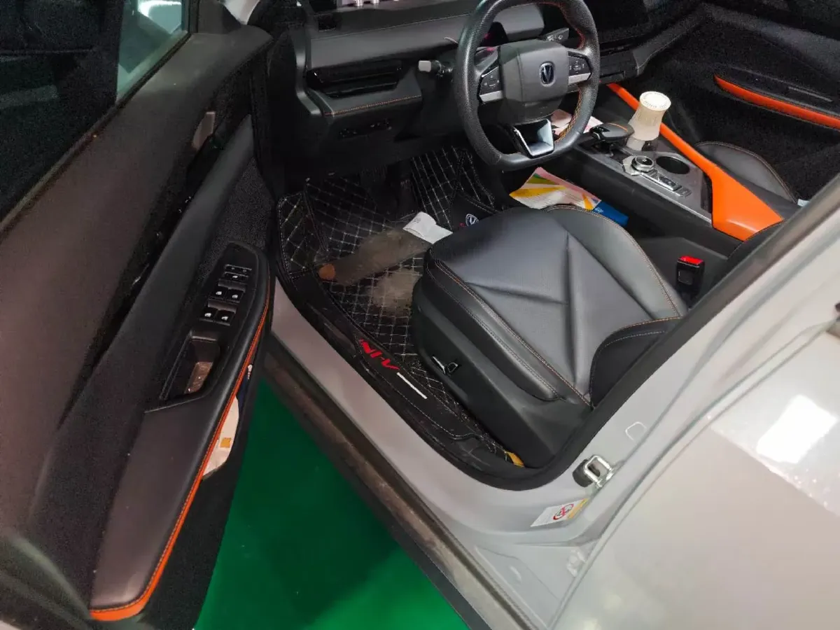 2022 ChangAn UNI-V 1.5T 188HP L4 7DCT,autocango,china used car exporter,china ev exporter,chinese used car exporter,chinese used ev exporter