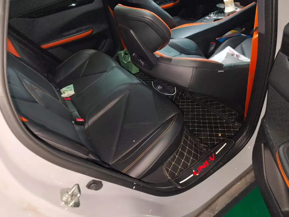 2022 ChangAn UNI-V 1.5T 188HP L4 7DCT,autocango,china used car exporter,china ev exporter,chinese used car exporter,chinese used ev exporter