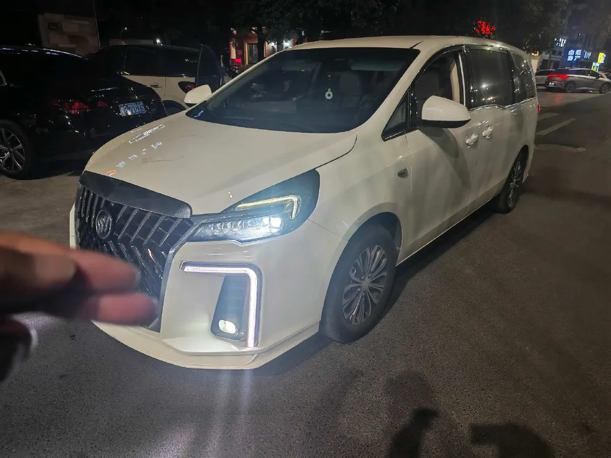 2021 Buick GL8 2.0T 237HP L4 9AT,autocango,china used car exporter,china ev exporter,chinese used car exporter,chinese used ev exporter