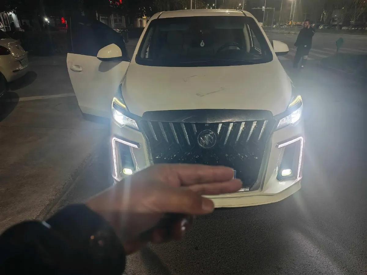 2021 Buick GL8 2.0T 237HP L4 9AT,autocango,china used car exporter,china ev exporter,chinese used car exporter,chinese used ev exporter