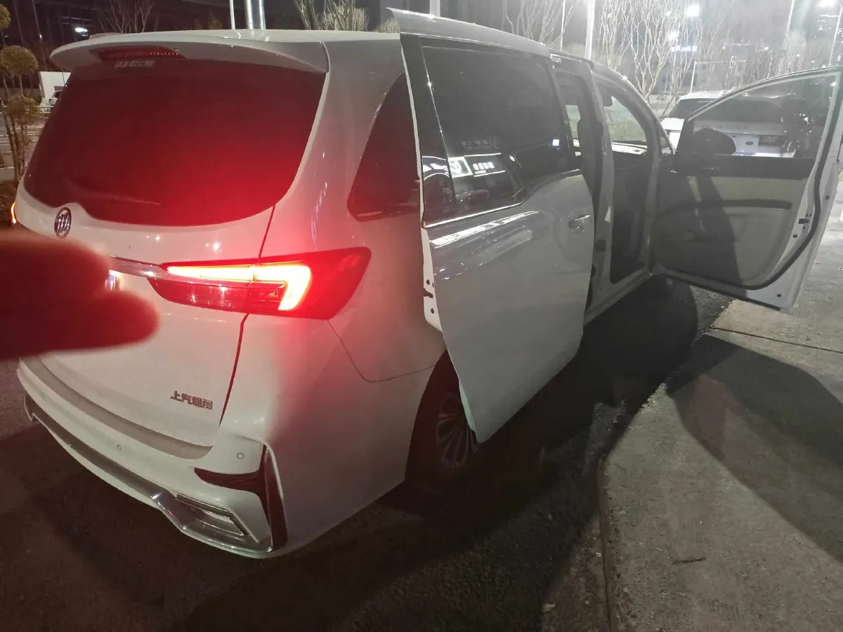 2021 Buick GL8 2.0T 237HP L4 9AT,autocango,china used car exporter,china ev exporter,chinese used car exporter,chinese used ev exporter