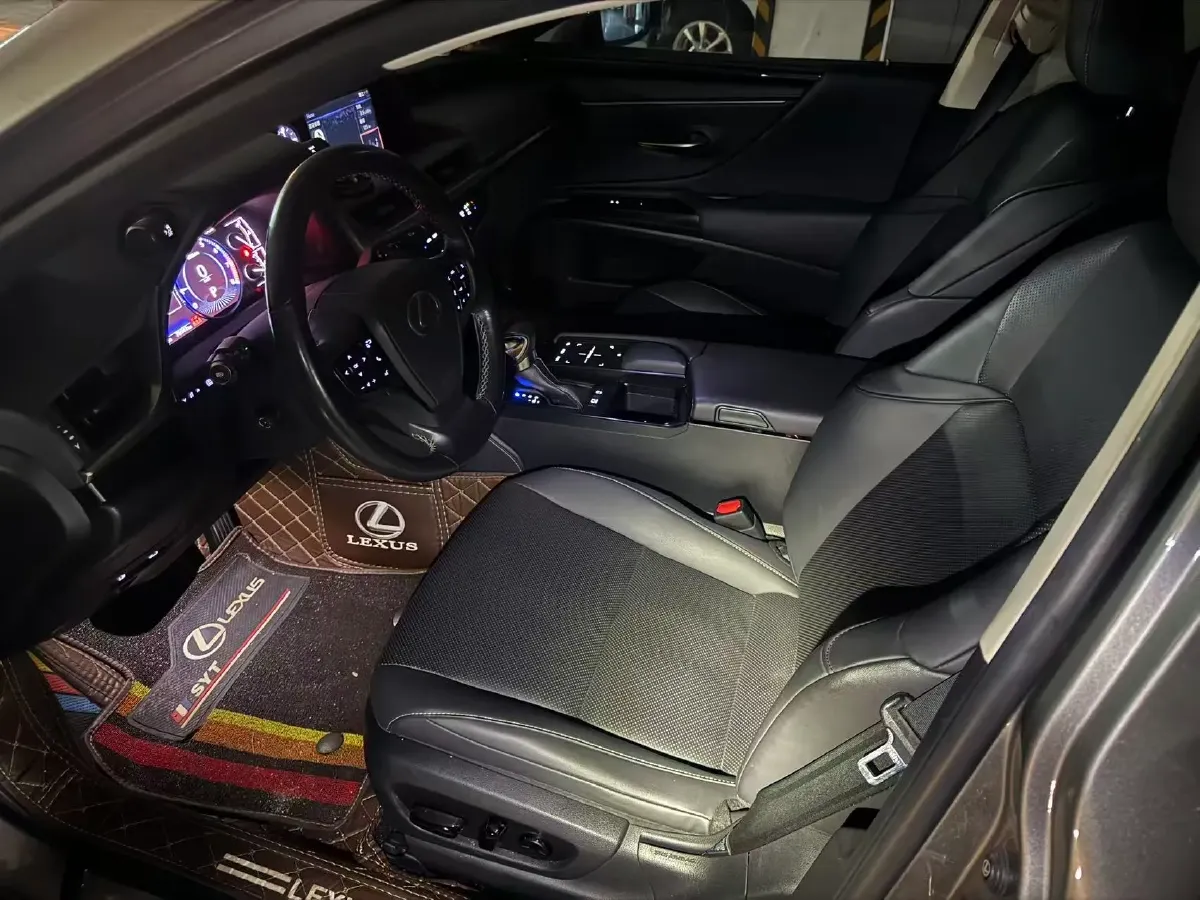 2020 Lexus ES 2.0L 173HP L4 CVT,autocango,china used car exporter,china ev exporter,chinese used car exporter,chinese used ev exporter