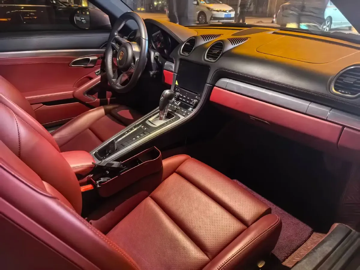 2022 Porsche 718 2.0T 250HP H4 7DCT,autocango,china used car exporter,china ev exporter,chinese used car exporter,chinese used ev exporter