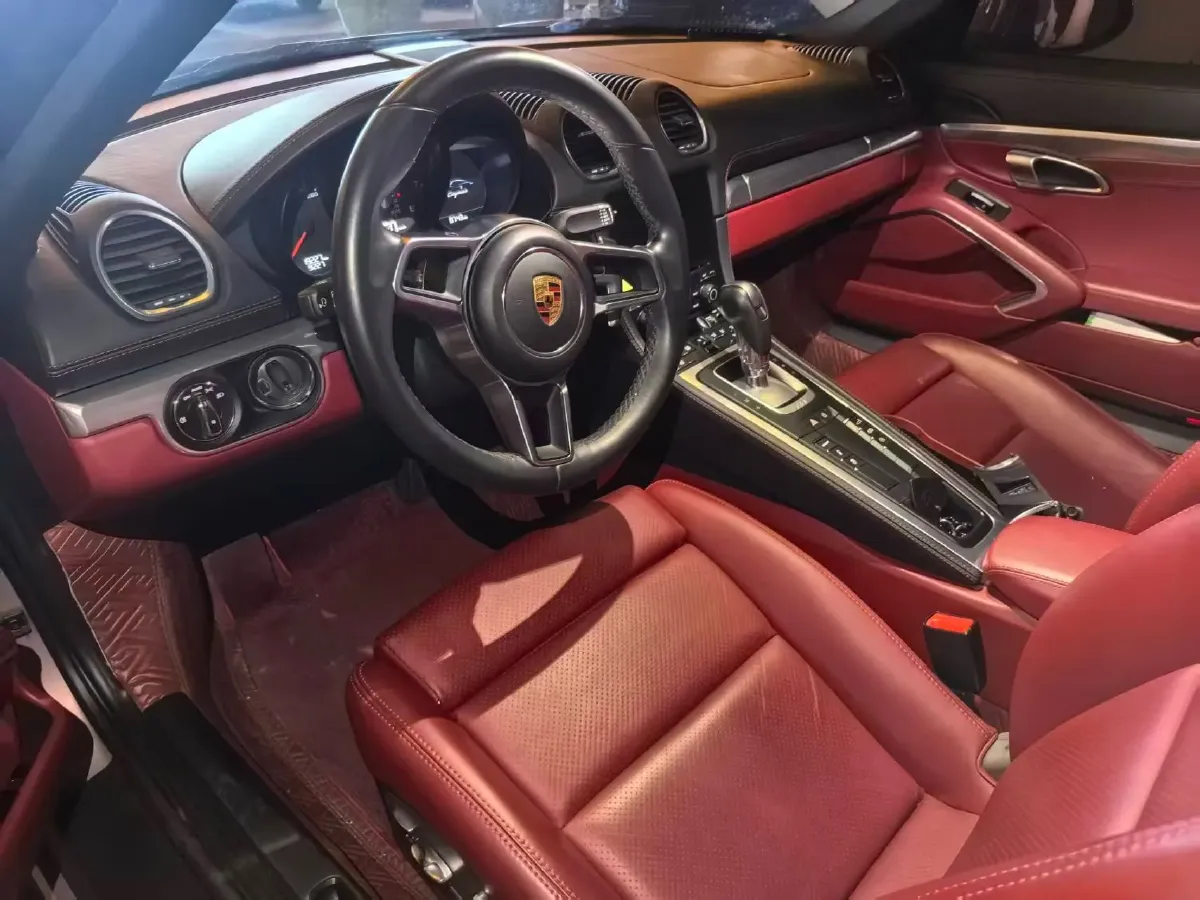 2022 Porsche 718 2.0T 250HP H4 7DCT,autocango,china used car exporter,china ev exporter,chinese used car exporter,chinese used ev exporter