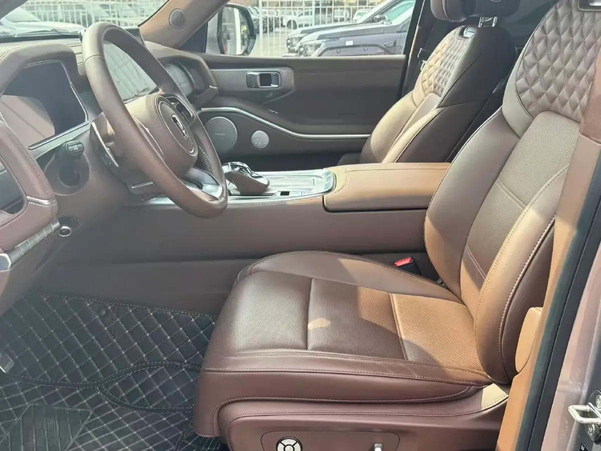 2024 Tank 700 3.0T 360HP V6 9AT PHEV 37.1KWH,autocango,china used car exporter,china ev exporter,chinese used car exporter,chinese used ev exporter