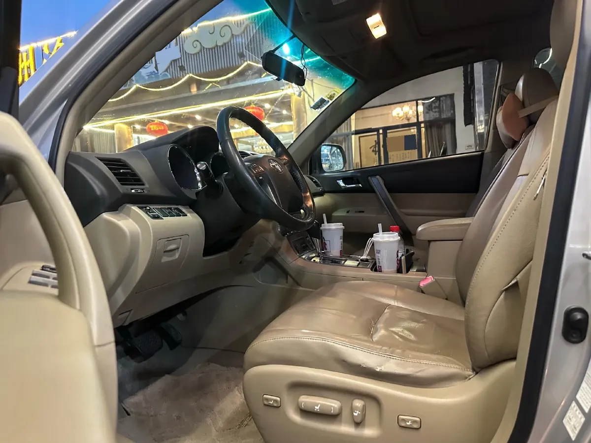 2012 Toyota Highlander 2.7L 188HP L4 6AT,autocango,china used car exporter,china ev exporter,chinese used car exporter,chinese used ev exporter