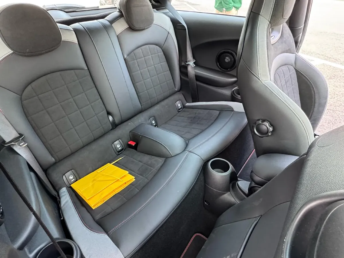 2022 MINI JCW 2.0T 231HP L4 8AT,autocango,china used car exporter,china ev exporter,chinese used car exporter,chinese used ev exporter