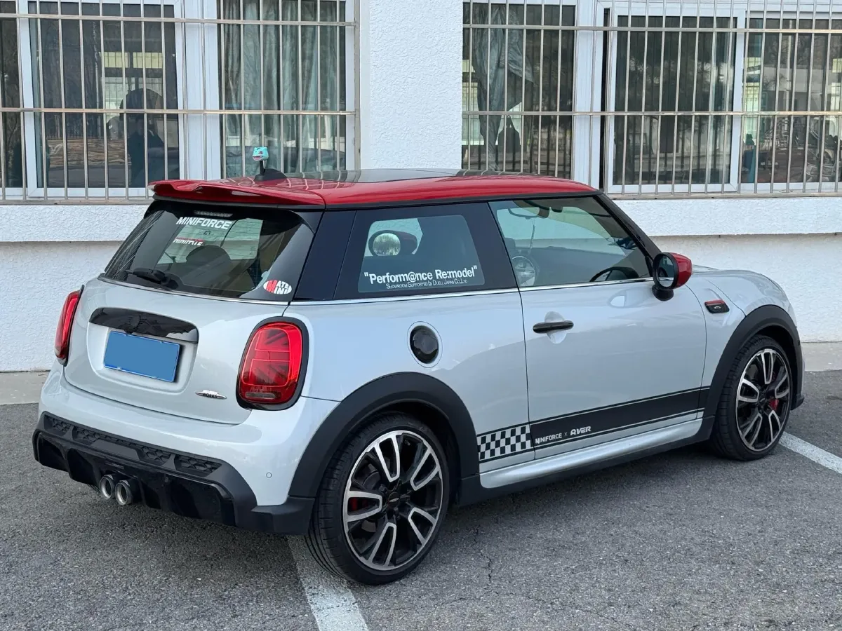 2022 MINI JCW 2.0T 231HP L4 8AT,autocango,china used car exporter,china ev exporter,chinese used car exporter,chinese used ev exporter