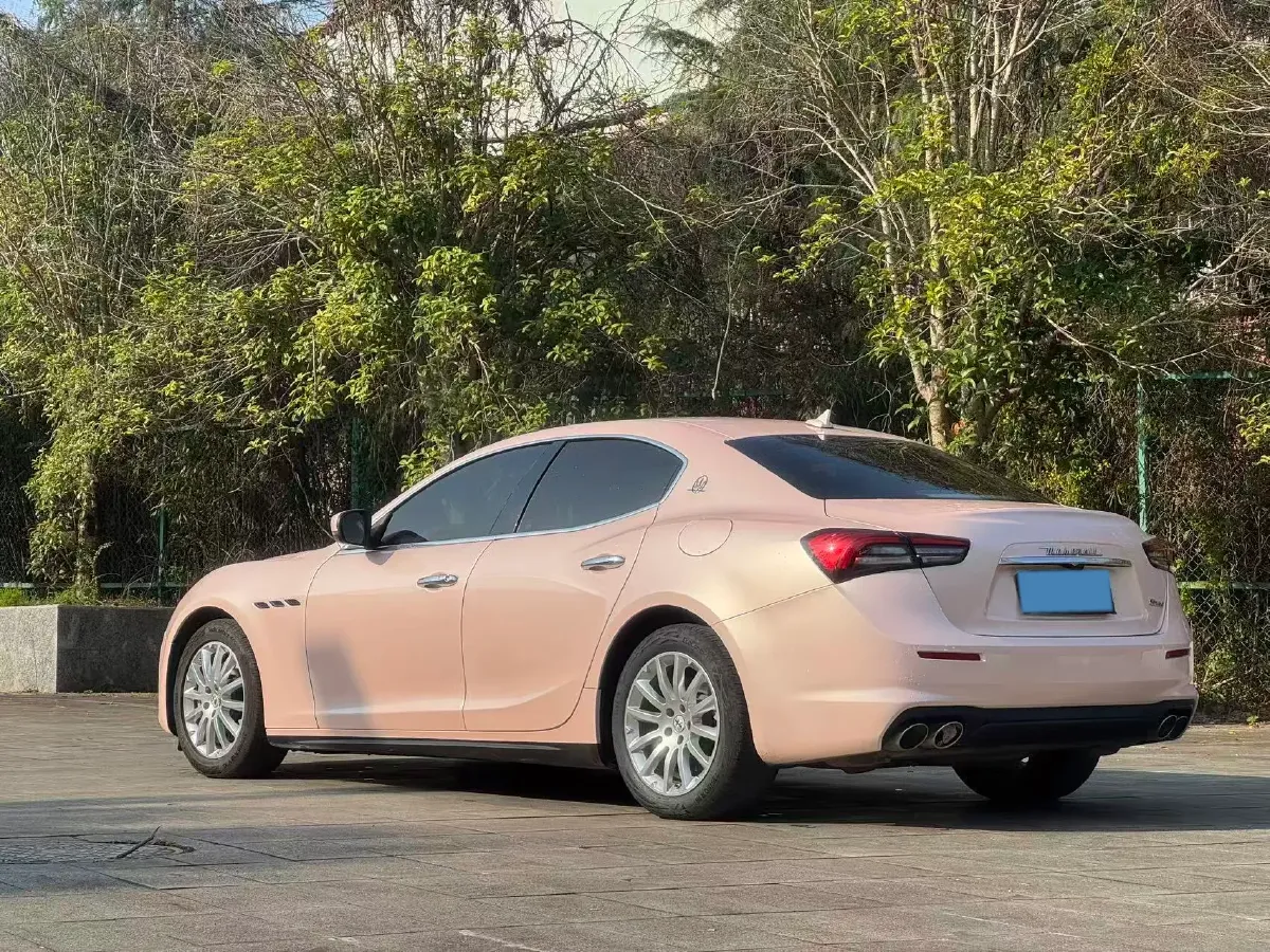2021 Maserati Ghibli 2.0T 330HP L4 8AT,autocango,china used car exporter,china ev exporter,chinese used car exporter,chinese used ev exporter