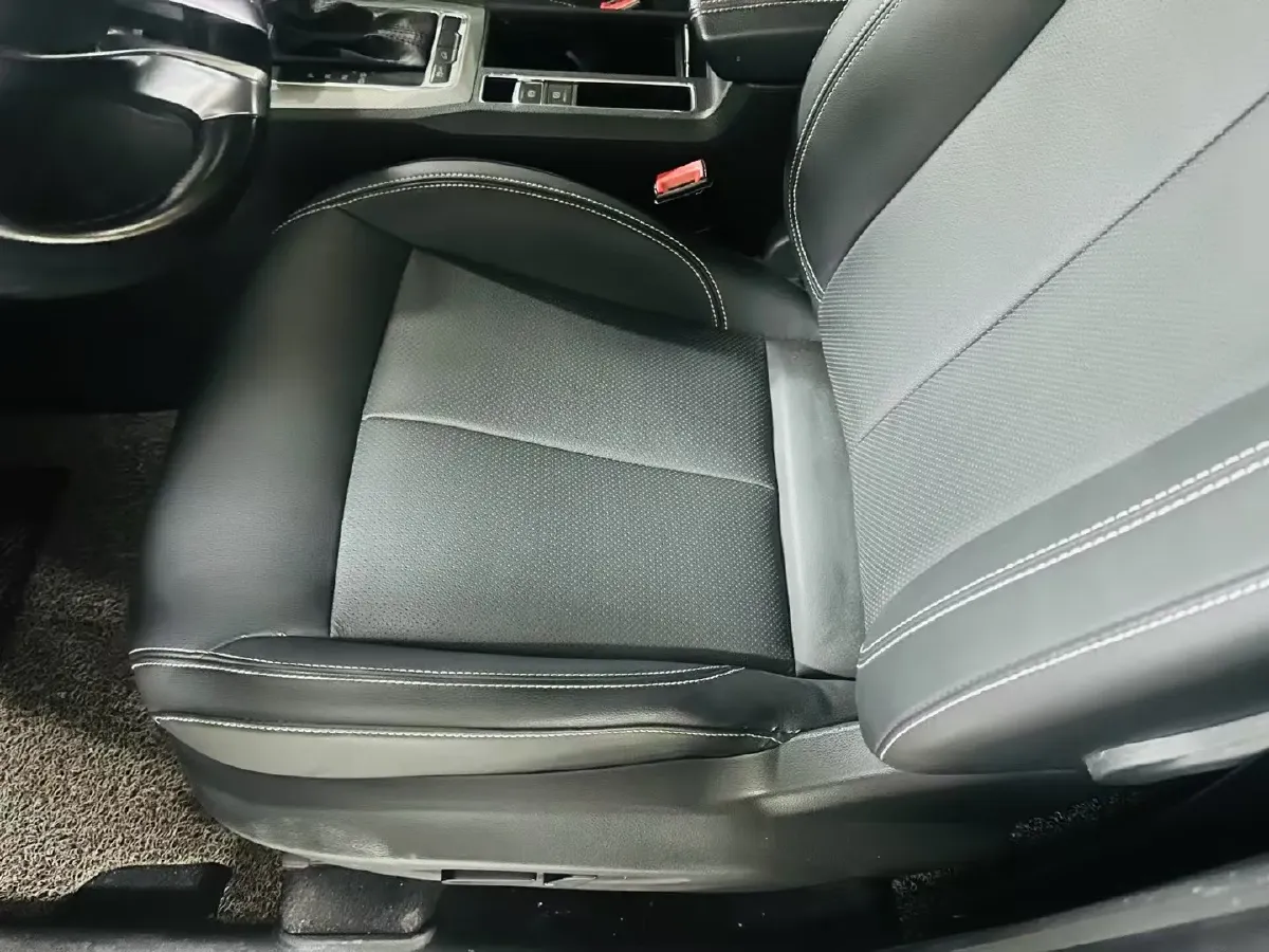 2020 Roewe i6 1.5T 169HP L4 7DCT,autocango,china used car exporter,china ev exporter,chinese used car exporter,chinese used ev exporter