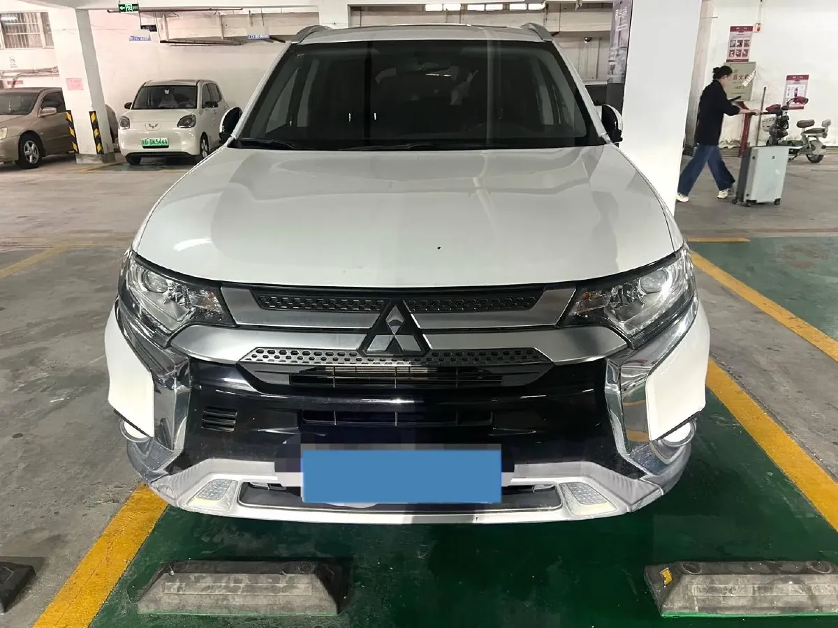2019 Mitsubishi Outlander 2.0L 166HP L4 CVT,autocango,china used car exporter,china ev exporter,chinese used car exporter,chinese used ev exporter