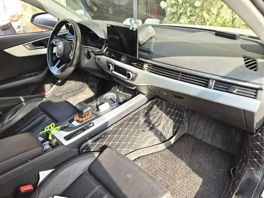 2020 Audi A4L 2.0T 190HP L4 7DCT,autocango,china used car exporter,china ev exporter,chinese used car exporter,chinese used ev exporter