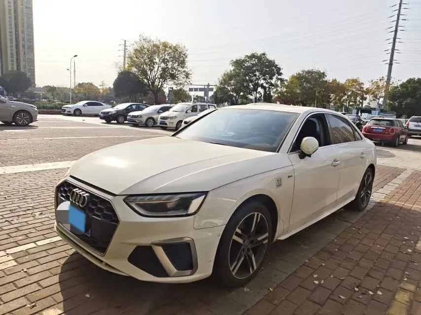 2020 Audi A4L 2.0T 190HP L4 7DCT,autocango,china used car exporter,china ev exporter,chinese used car exporter,chinese used ev exporter