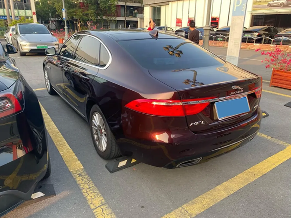 2018 Jaguar XFL 2.0T 200HP L4 8AT,autocango,china used car exporter,china ev exporter,chinese used car exporter,chinese used ev exporter