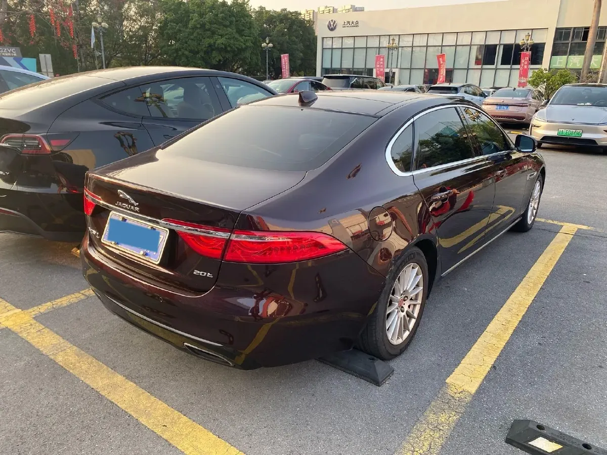 2018 Jaguar XFL 2.0T 200HP L4 8AT,autocango,china used car exporter,china ev exporter,chinese used car exporter,chinese used ev exporter