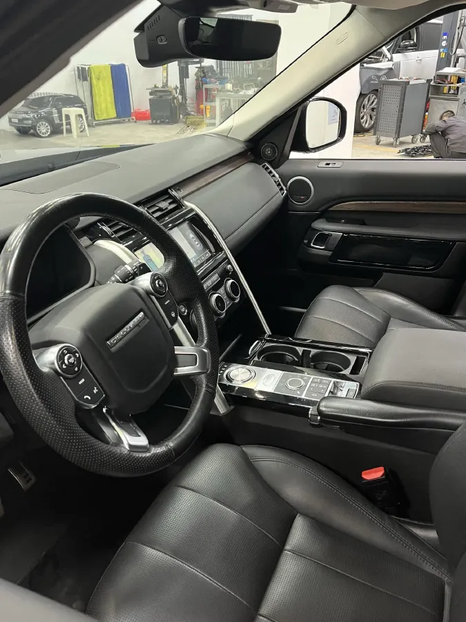 2018 Land Rover Discovery 3.0T 340HP V6 8AT,autocango,china used car exporter,china ev exporter,chinese used car exporter,chinese used ev exporter