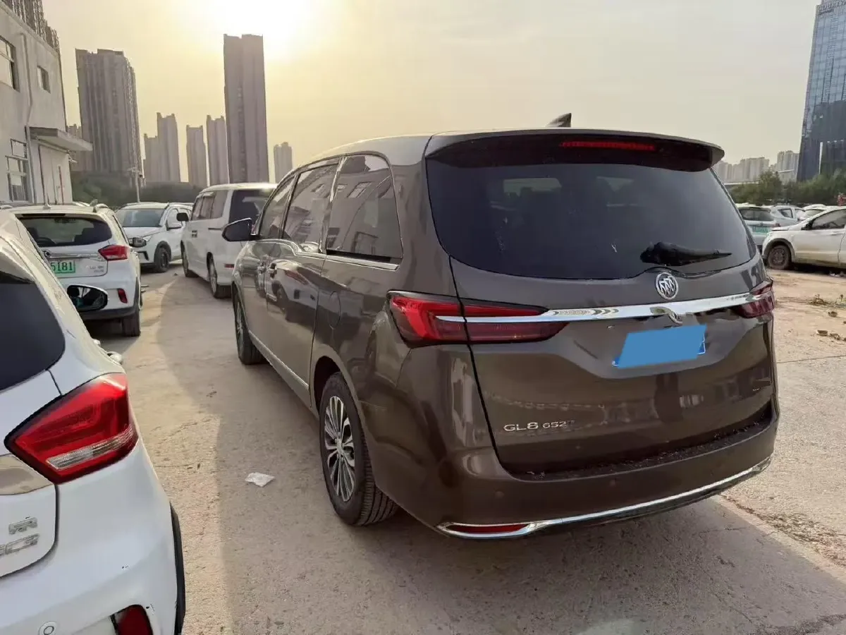 2022 Buick GL8 2.0T 237HP L4 9AT,autocango,china used car exporter,china ev exporter,chinese used car exporter,chinese used ev exporter