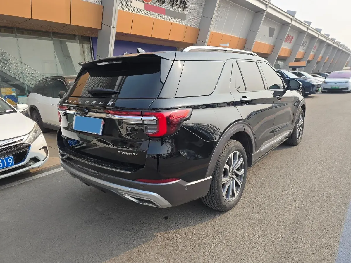 2023 Ford Explorer 2.3T 276HP L4 10AT,autocango,china used car exporter,china ev exporter,chinese used car exporter,chinese used ev exporter