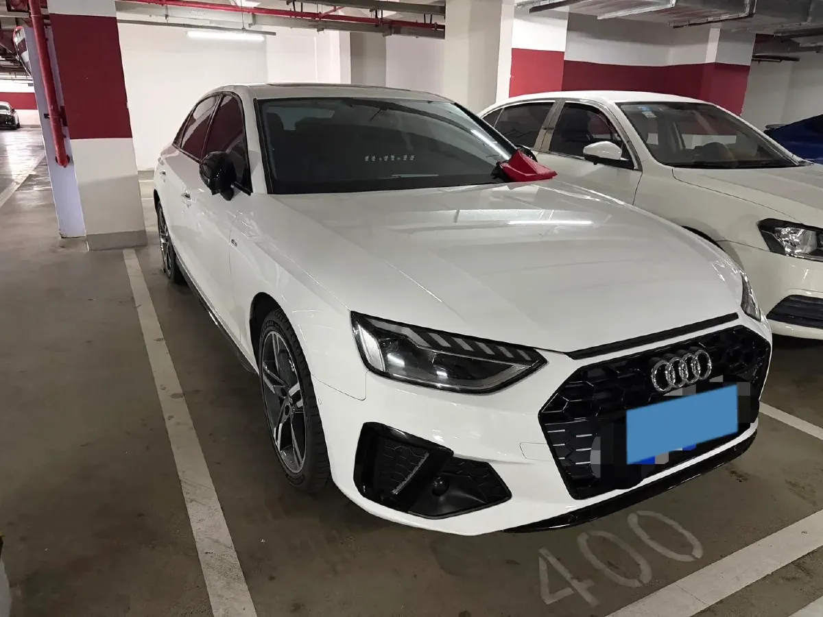 2022 Audi A4L 2.0T 190HP L4 7DCT,autocango,china used car exporter,china ev exporter,chinese used car exporter,chinese used ev exporter