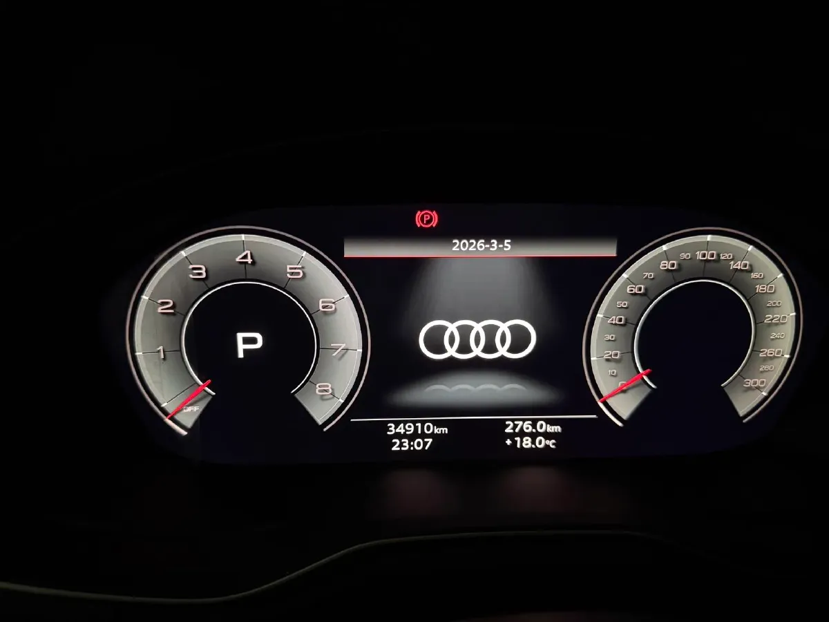 2022 Audi A4L 2.0T 190HP L4 7DCT,autocango,china used car exporter,china ev exporter,chinese used car exporter,chinese used ev exporter